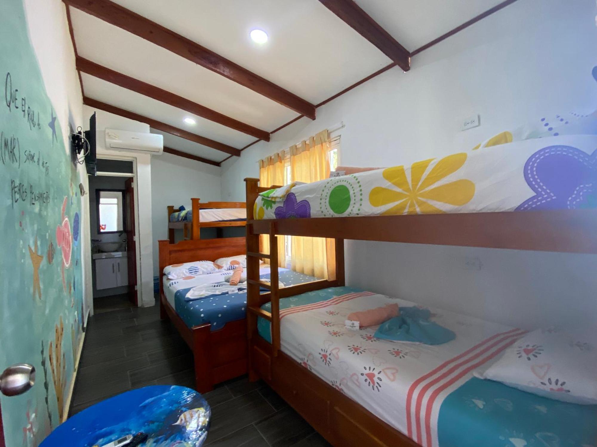 Acuarios Hostal Playa Ladrilleros Extérieur photo